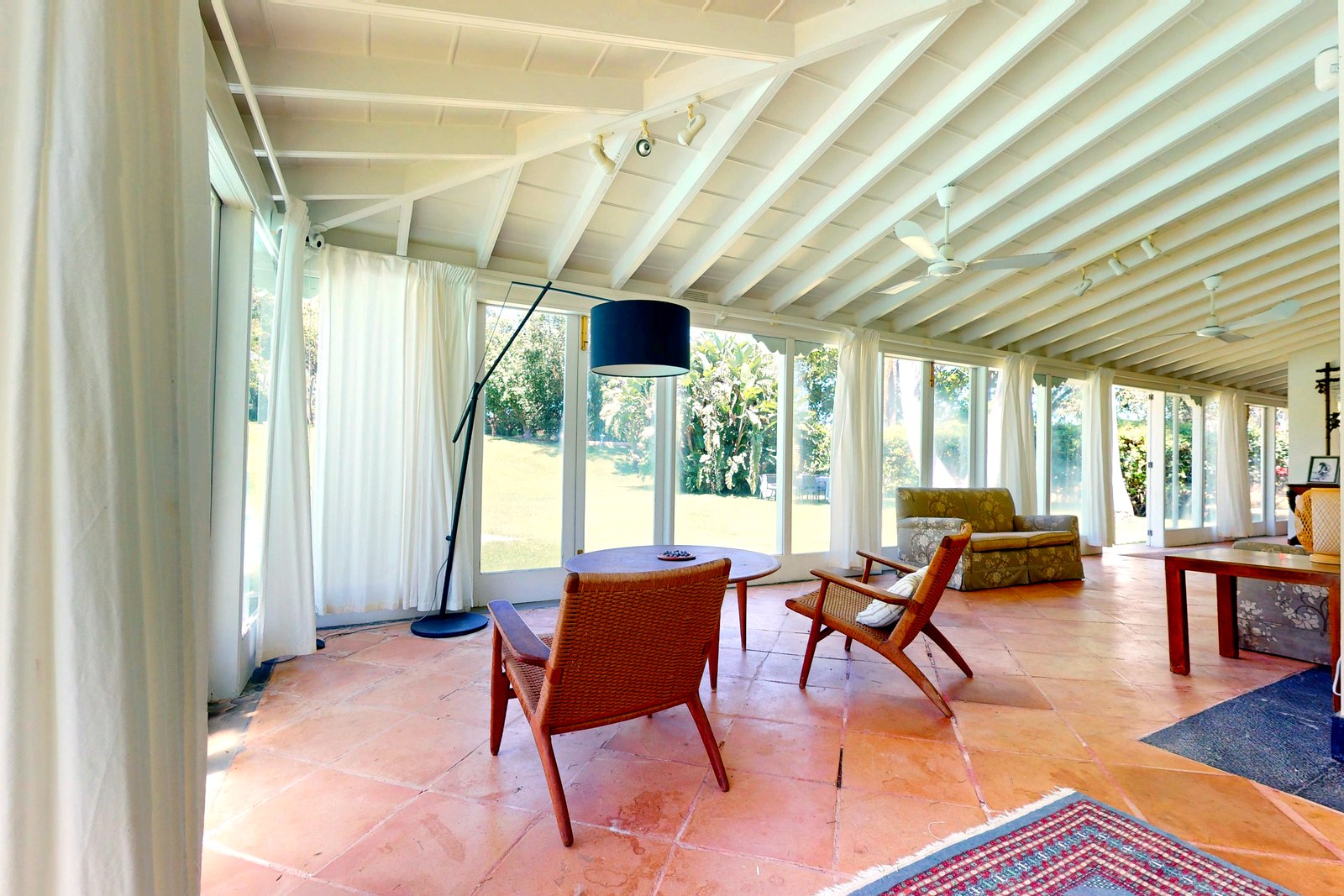 The Porch — Luxury Villa with Private Garden and Sea Views