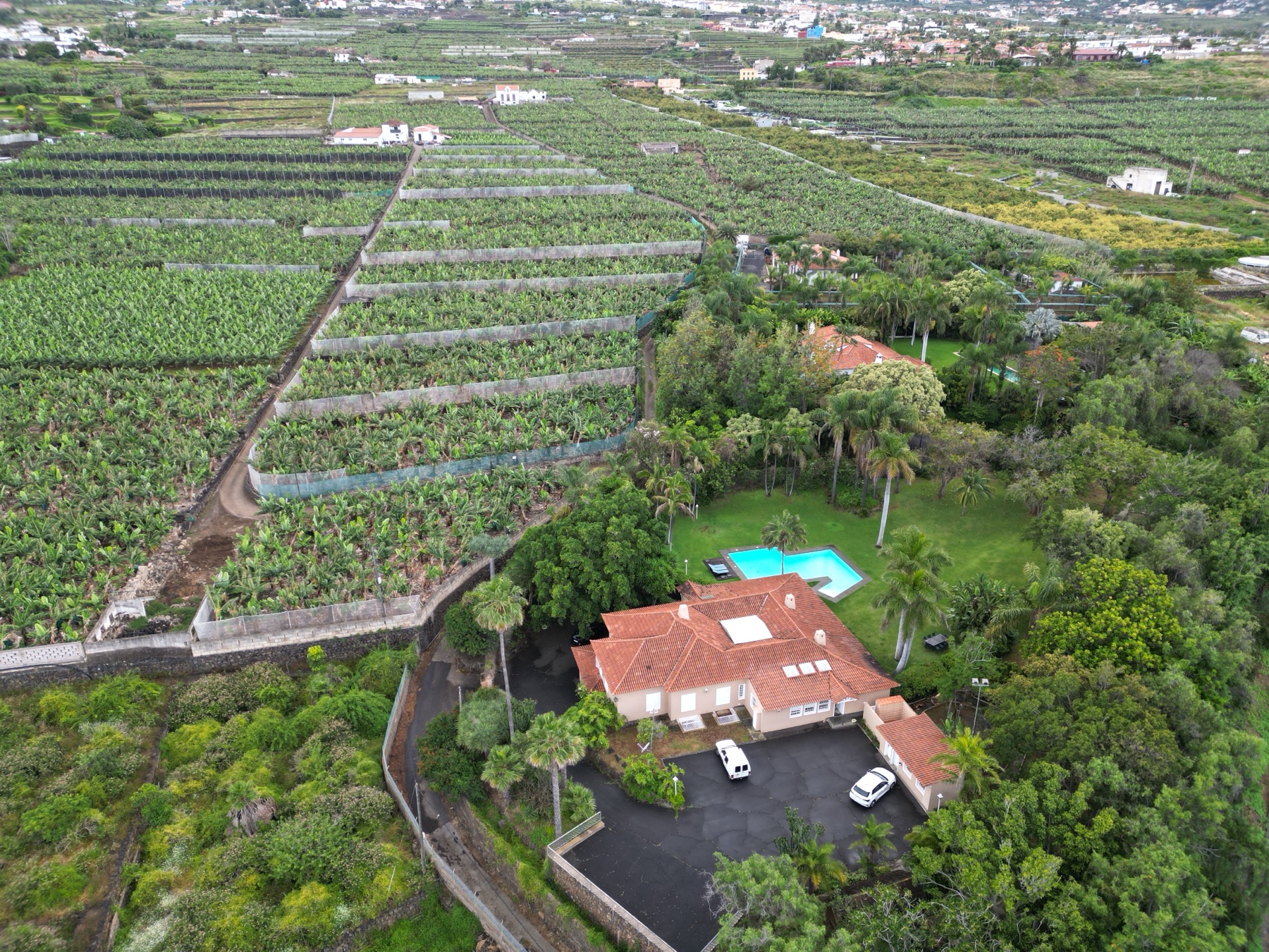 The Estate — Luxury Villa with Private Garden and Sea Views